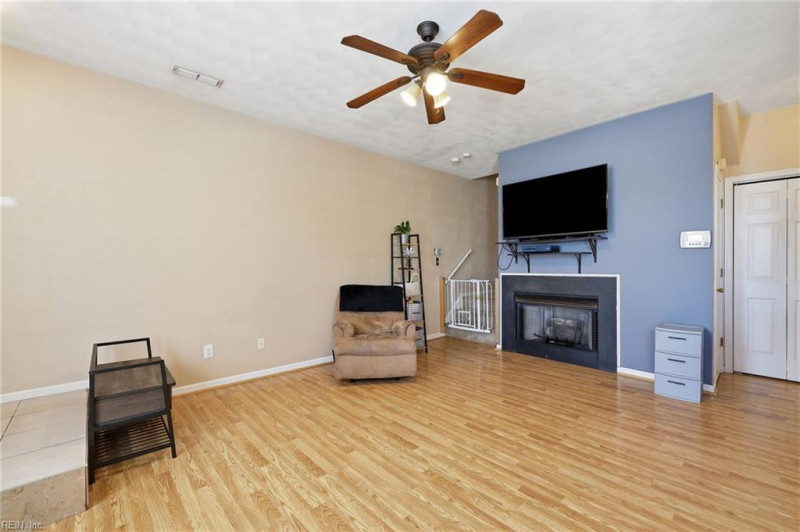 Photo 11 of 49 residential for sale in Chesapeake virginia