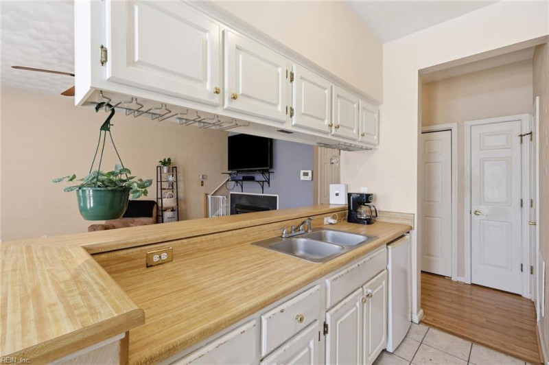 Photo 15 of 49 residential for sale in Chesapeake virginia