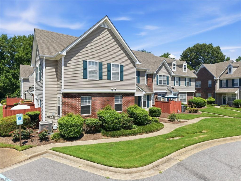 Photo 28 of 49 residential for sale in Chesapeake virginia