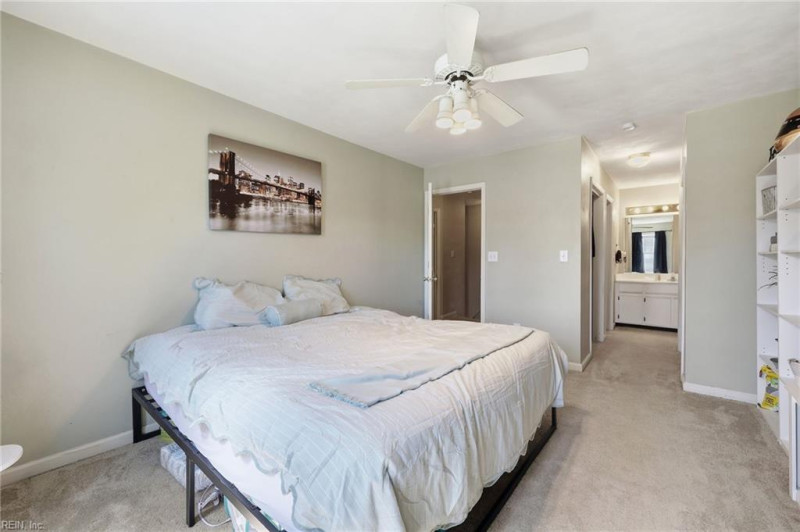 Photo 5 of 49 residential for sale in Chesapeake virginia