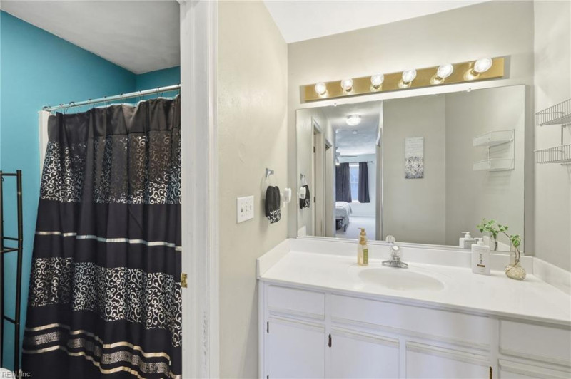 Photo 6 of 49 residential for sale in Chesapeake virginia