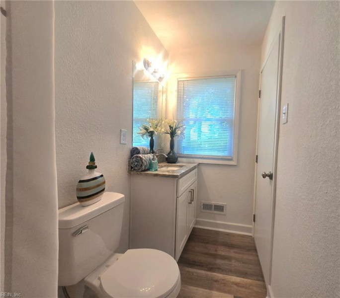 Photo 16 of 33 residential for sale in Norfolk virginia