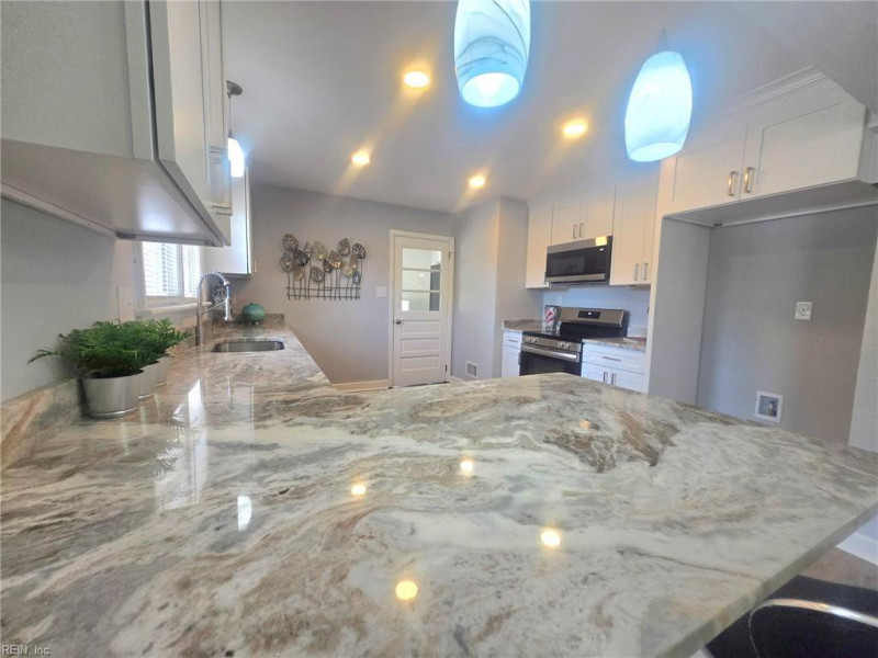 Photo 9 of 33 residential for sale in Norfolk virginia