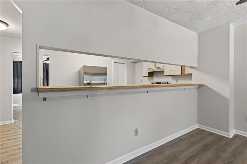 Photo 5 of 29 residential for sale in Virginia Beach virginia