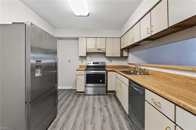 Photo 7 of 29 residential for sale in Virginia Beach virginia