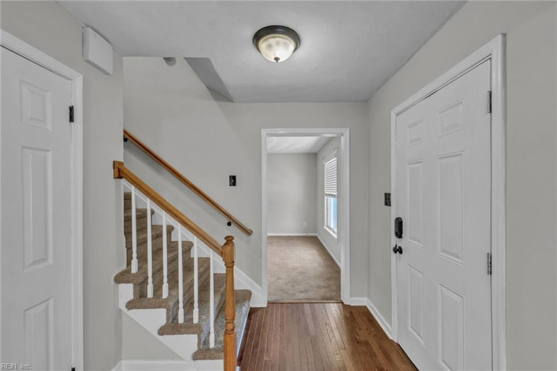 Photo 10 of 28 residential for sale in Chesapeake virginia