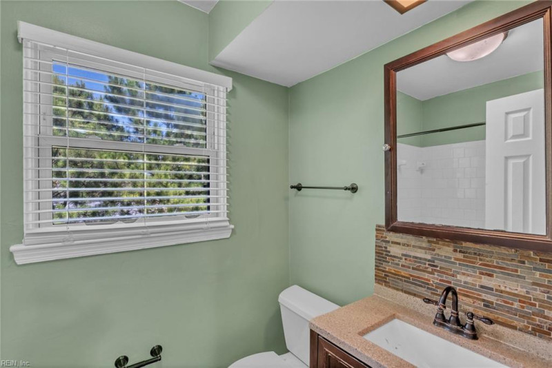 Photo 19 of 28 residential for sale in Chesapeake virginia
