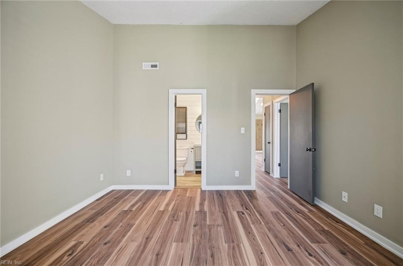 Photo 11 of 40 residential for sale in Virginia Beach virginia