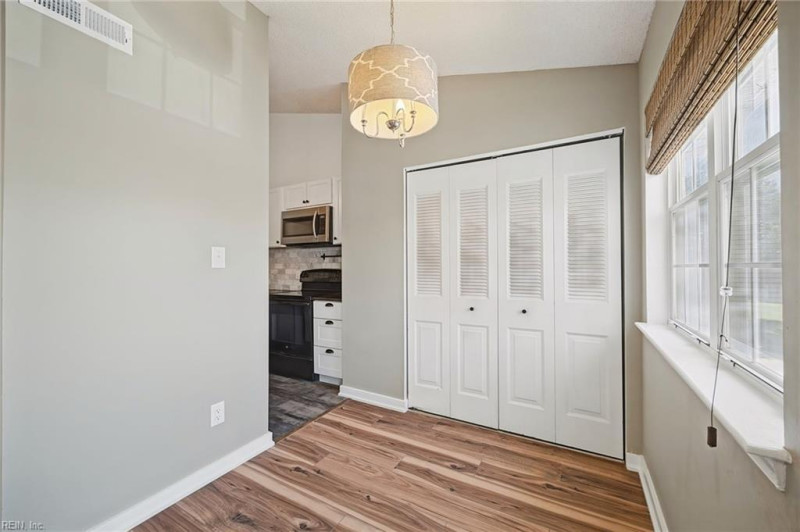 Photo 16 of 40 residential for sale in Virginia Beach virginia