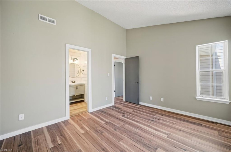 Photo 4 of 40 residential for sale in Virginia Beach virginia