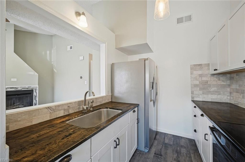 Photo 5 of 40 residential for sale in Virginia Beach virginia