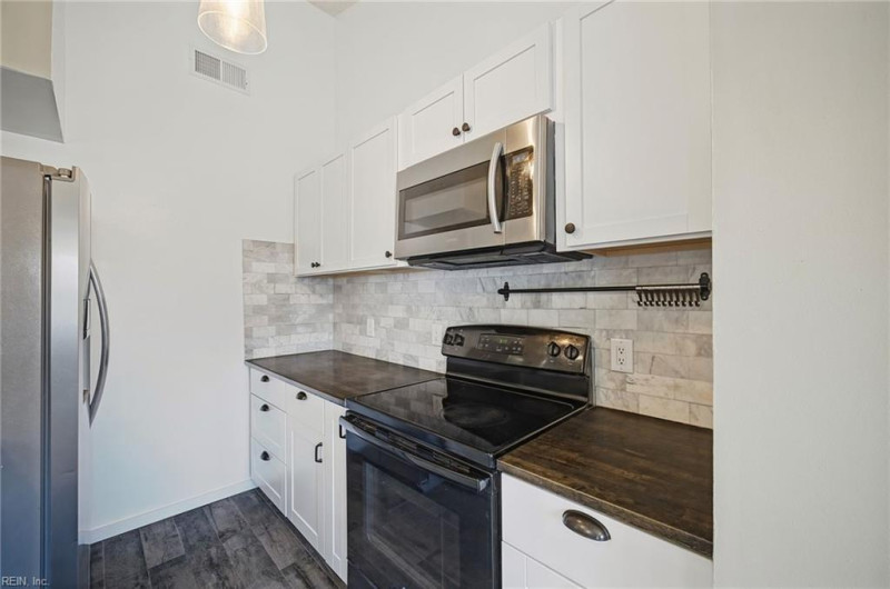 Photo 7 of 40 residential for sale in Virginia Beach virginia