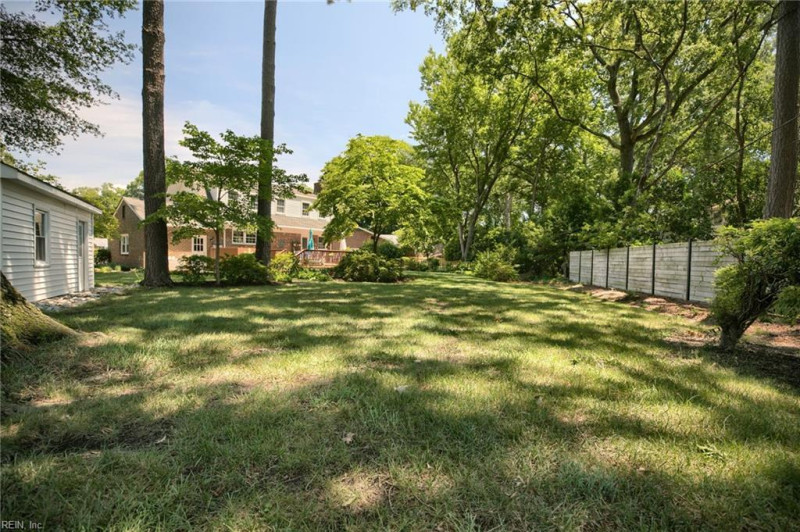Photo 13 of 37 residential for sale in Hampton virginia