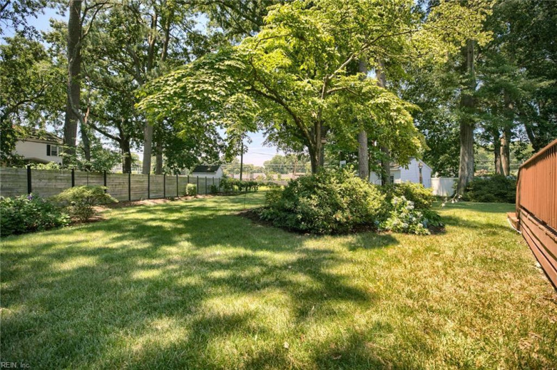 Photo 15 of 37 residential for sale in Hampton virginia