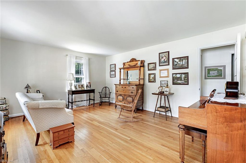 Photo 16 of 37 residential for sale in Hampton virginia