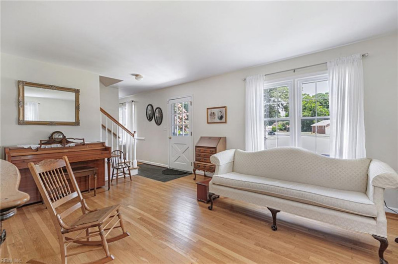 Photo 18 of 37 residential for sale in Hampton virginia