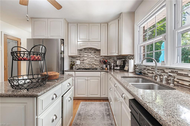 Photo 27 of 37 residential for sale in Hampton virginia