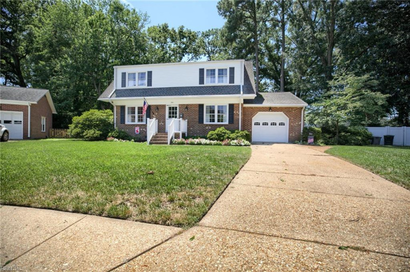 Photo 3 of 37 residential for sale in Hampton virginia