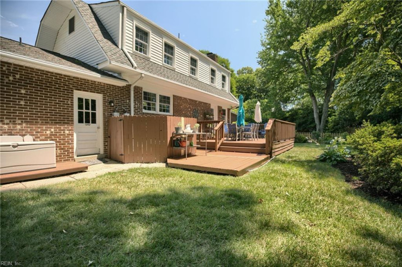 Photo 7 of 37 residential for sale in Hampton virginia