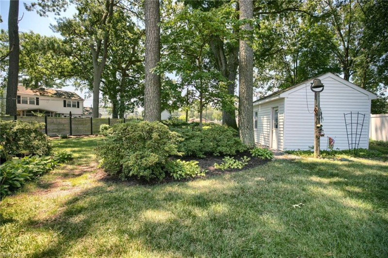 Photo 9 of 37 residential for sale in Hampton virginia