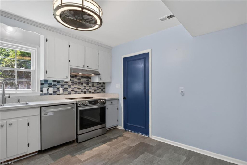 Photo 13 of 35 residential for sale in Newport News virginia