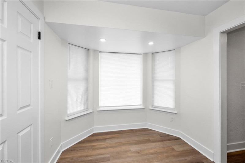 Photo 11 of 35 residential for sale in Virginia Beach virginia