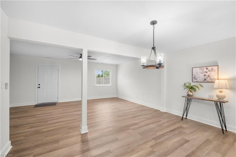 Photo 13 of 35 residential for sale in Virginia Beach virginia