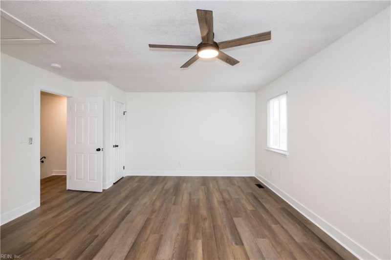 Photo 31 of 35 residential for sale in Virginia Beach virginia