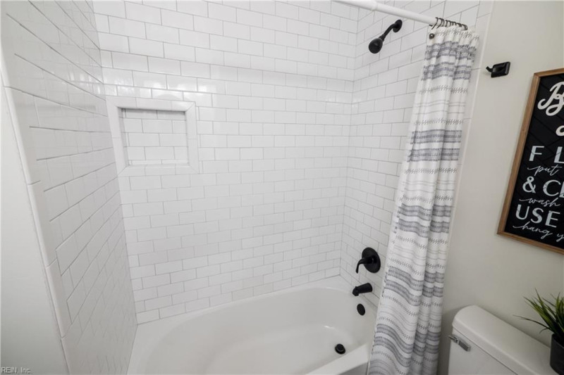 Photo 33 of 35 residential for sale in Virginia Beach virginia
