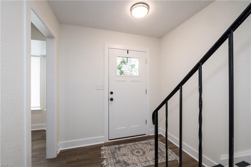 Photo 4 of 35 residential for sale in Virginia Beach virginia
