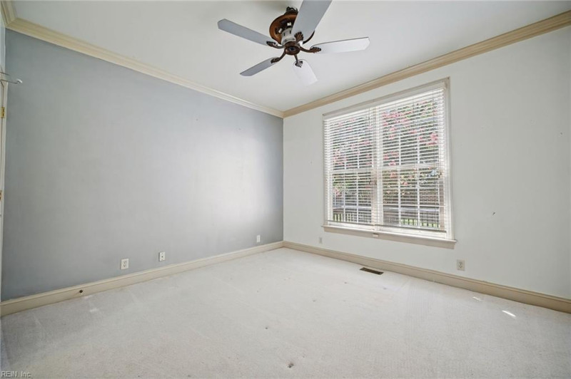 Photo 13 of 42 residential for sale in Hampton virginia