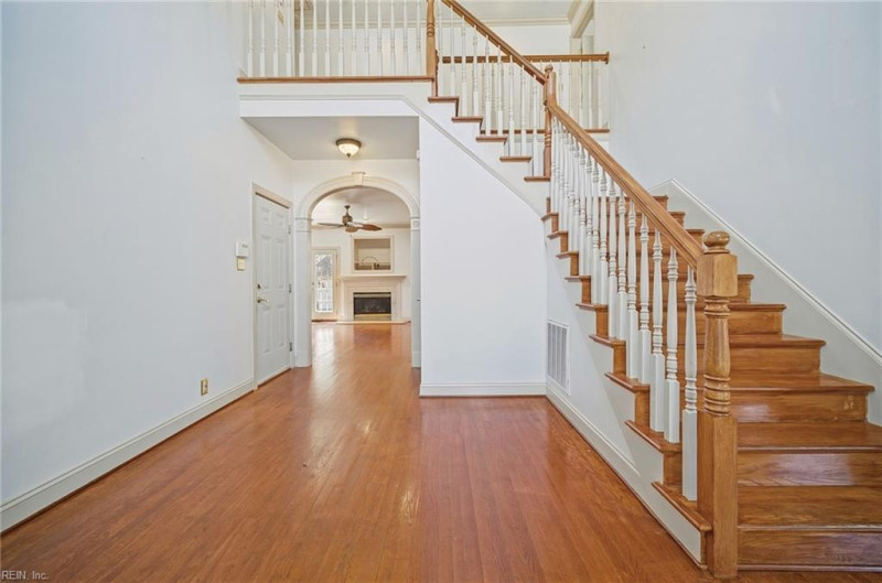 Photo 4 of 42 residential for sale in Hampton virginia