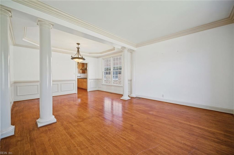 Photo 7 of 42 residential for sale in Hampton virginia