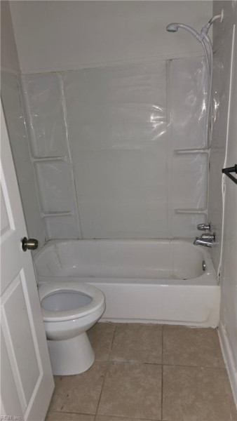 Photo 10 of 22 residential for sale in Chesapeake virginia