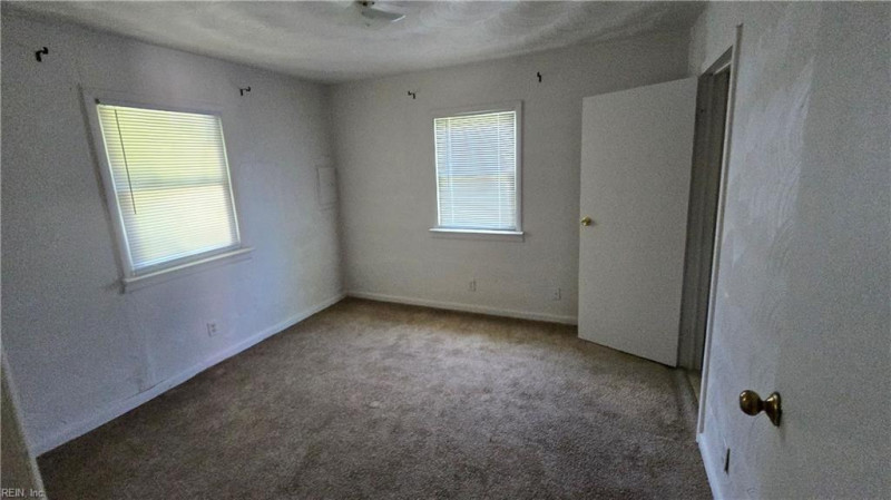 Photo 12 of 22 residential for sale in Chesapeake virginia