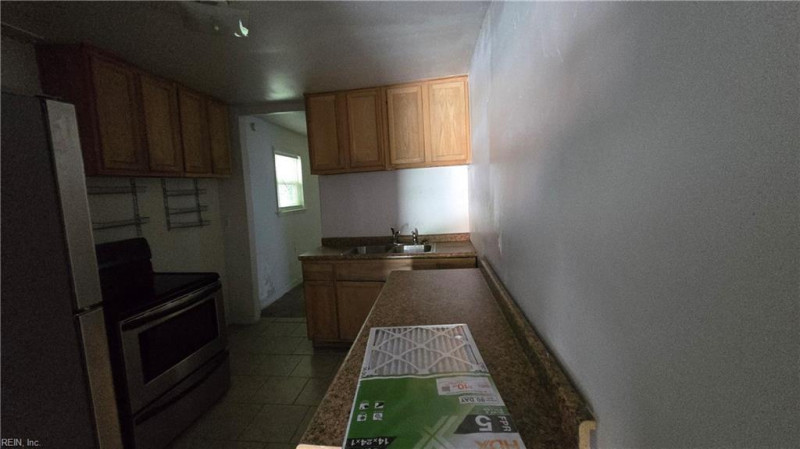Photo 13 of 22 residential for sale in Chesapeake virginia
