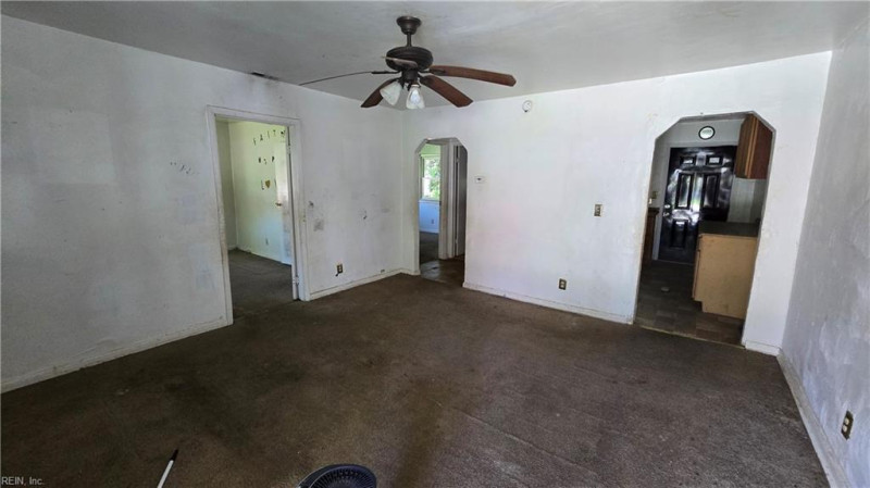 Photo 19 of 22 residential for sale in Chesapeake virginia