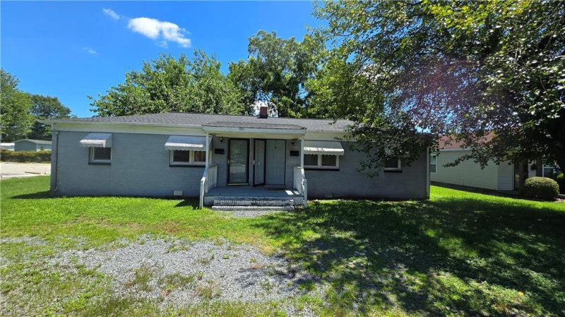 Photo 2 of 22 residential for sale in Chesapeake virginia