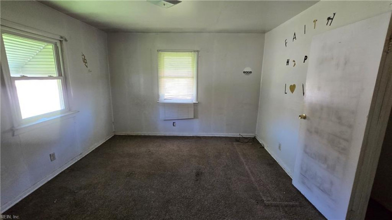Photo 20 of 22 residential for sale in Chesapeake virginia