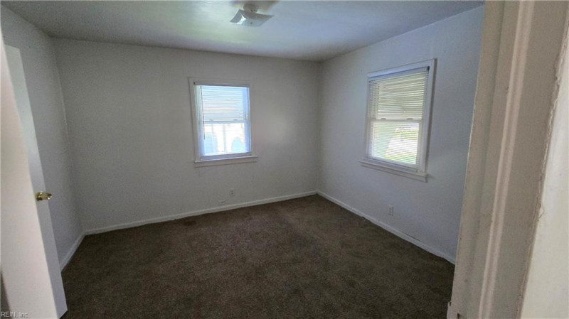 Photo 6 of 22 residential for sale in Chesapeake virginia