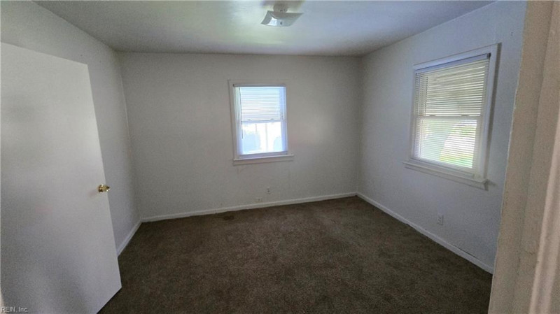 Photo 9 of 22 residential for sale in Chesapeake virginia