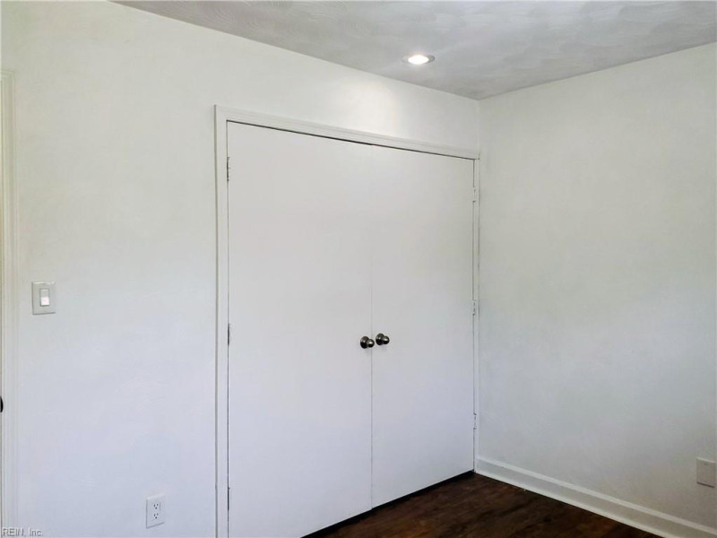 Photo 19 of 30 residential for sale in Hampton virginia