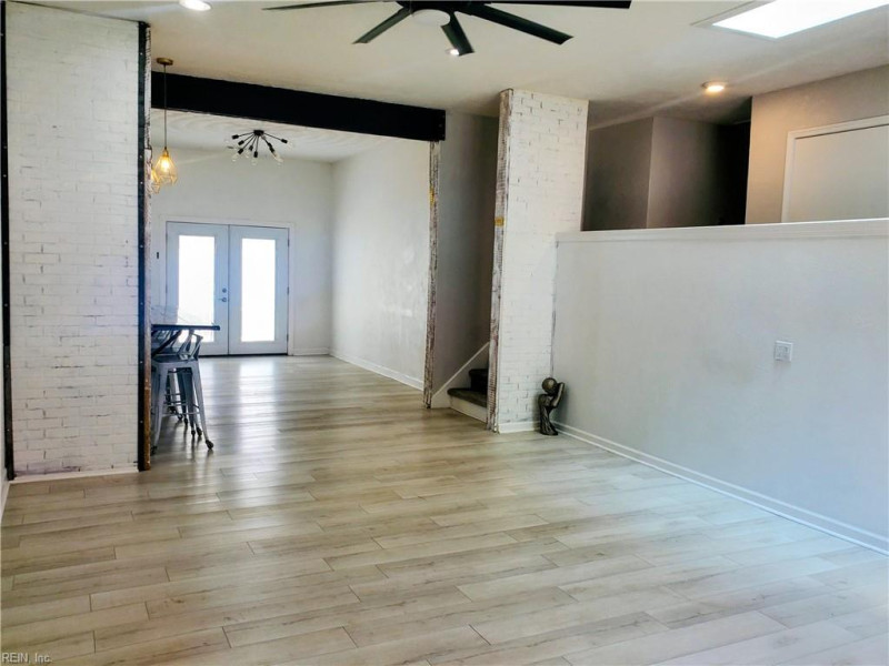 Photo 4 of 30 residential for sale in Hampton virginia