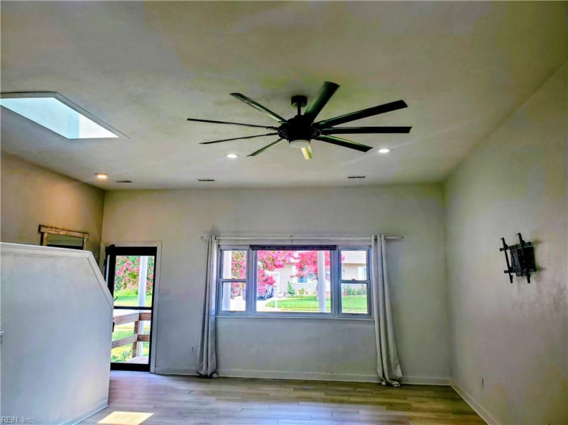 Photo 6 of 30 residential for sale in Hampton virginia