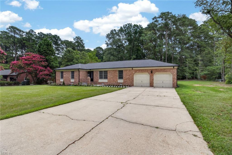 Photo 2 of 36 residential for sale in York County virginia