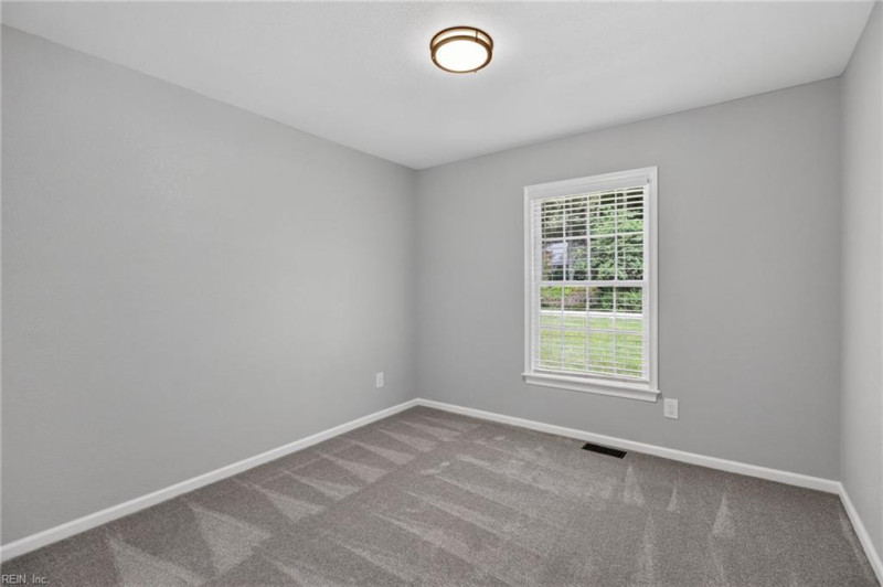 Photo 31 of 36 residential for sale in York County virginia