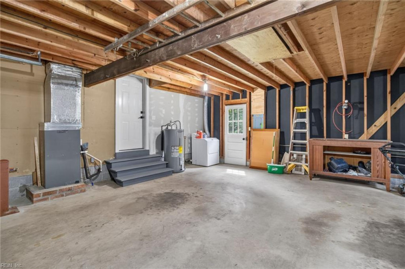 Photo 34 of 36 residential for sale in York County virginia