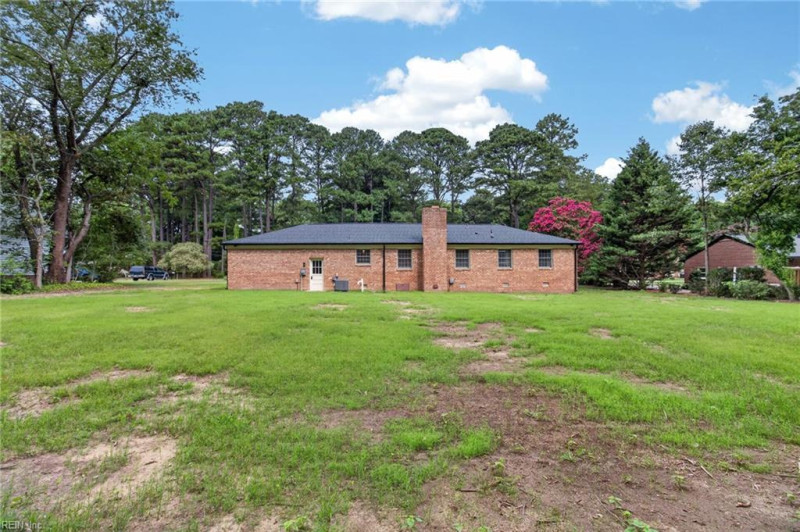 Photo 35 of 36 residential for sale in York County virginia
