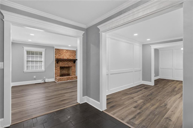 Photo 8 of 36 residential for sale in York County virginia