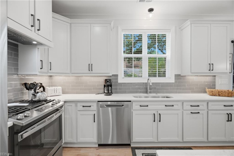 Photo 13 of 50 residential for sale in Virginia Beach virginia